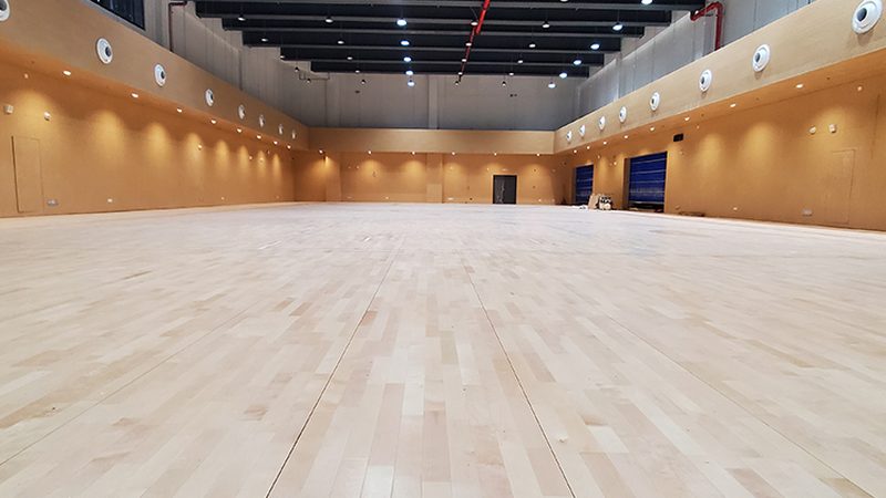 SPC地板安装与实木地板：一场材质与工艺的对话